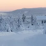 Spacious Modern House For Winter
