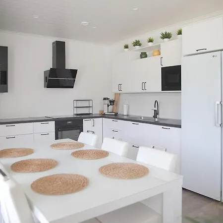 Huvilat Spacious Modern House For Winter